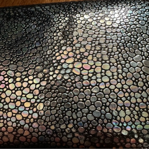 Holographic croc clutch - Picture 3 of 8